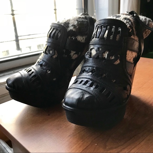 Miista Ori Cut-Out Black Platform Booties - Picture 4 of 8